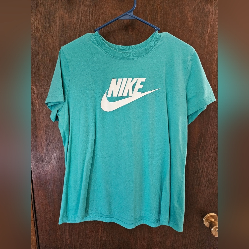 Nike tshirt